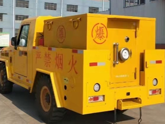 临渭凯龙爆破器材运输车：保障爆破任务的安全运行